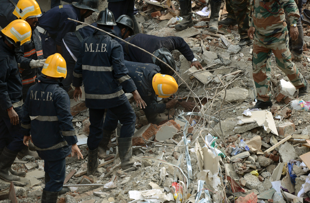 Building collapse kills six in India's Mumbai - World - Business Recorder