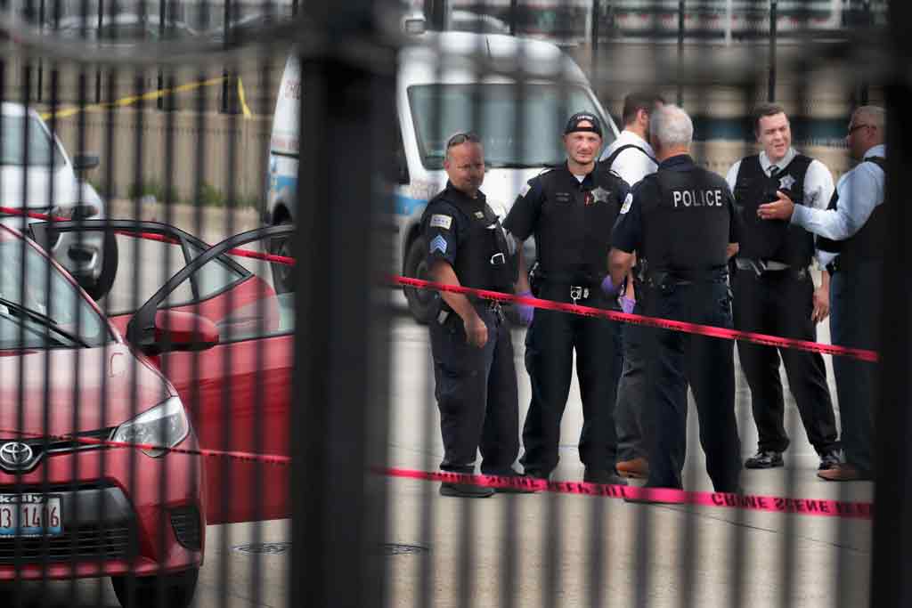 Shooting at US mall sparks panic on Black Friday Business Recorder