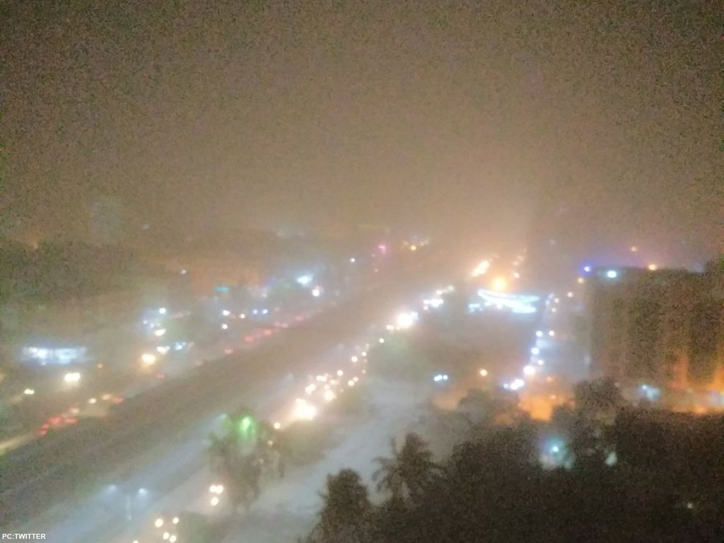 Light rain, dustthunderstorm continue to grip Karachi Business