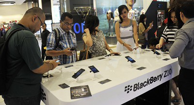 blackberry-z10-750838-01-02
