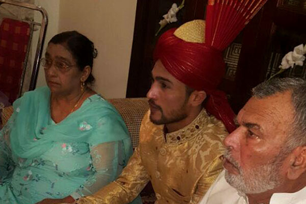 Muhammad Hafeez \u0026 His Beautiful Wife | Luxury Life Style and Nazia Wedding  Pictures | Hafeez Career - YouTube, image size:600x400