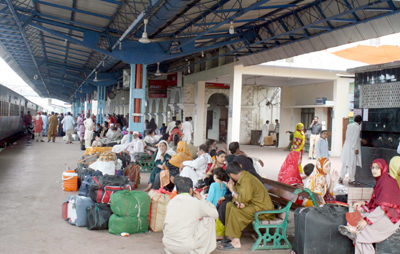 karachi-cantt-station 400