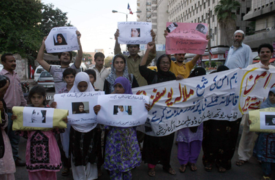 karachi protest girls