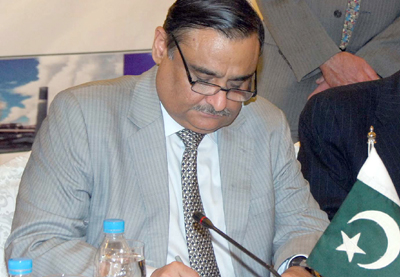asim hussain2 400