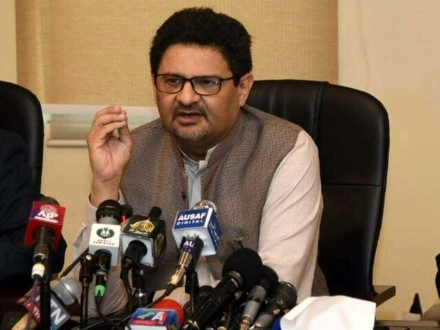 Economic mess: embittered Miftah offers ‘solution’