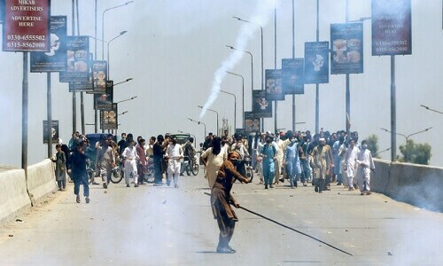 At least 3 dead, 27 injured in Peshawar as violent protests intensify after Imran's arrest - Pakistan - Vimarsana News
