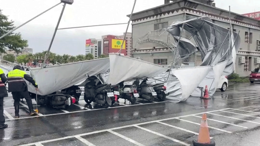 Thousands without power after Typhoon Haikui batters Taiwan