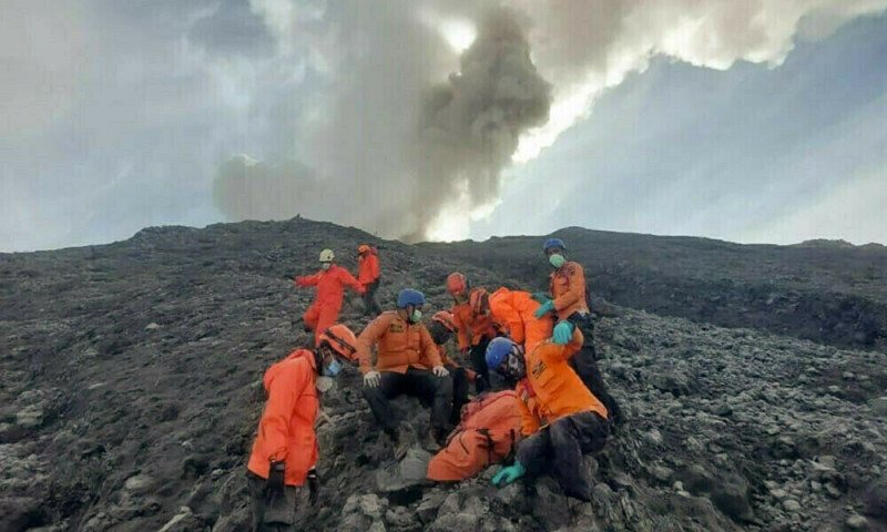 Indonesia ends search after volcano eruption kills 23