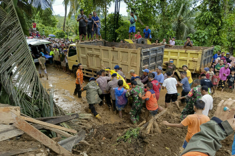 Bali landslide kills two foreign tourists