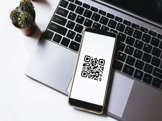 Cybersecurity firm warns Pakistanis of risks associated with fake QR codes