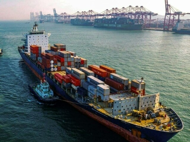 Pakistan signs MoU with Chinese shipping giant