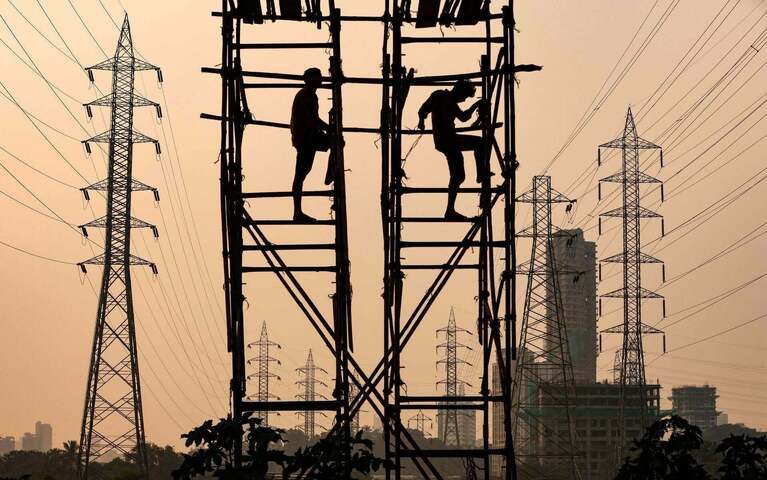 Power supply disrupted: PM, DPM speak to CM, Tessori as Karachi battles urban flooding