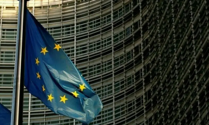 EU sanctions envoy to hold US talks after Trump Russia threats