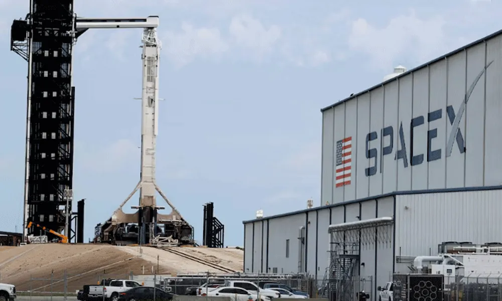 SpaceX acquires spectrum licenses from EchoStar for $17bn