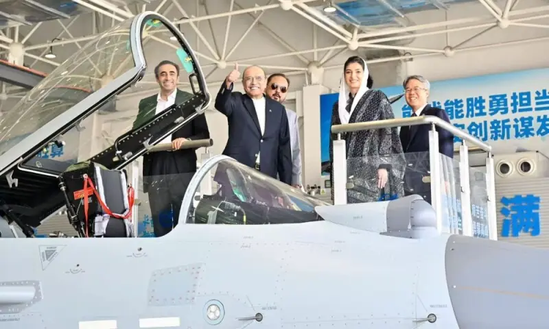President Zardari tours China’s advanced aircraft complex; first by foreign head of state