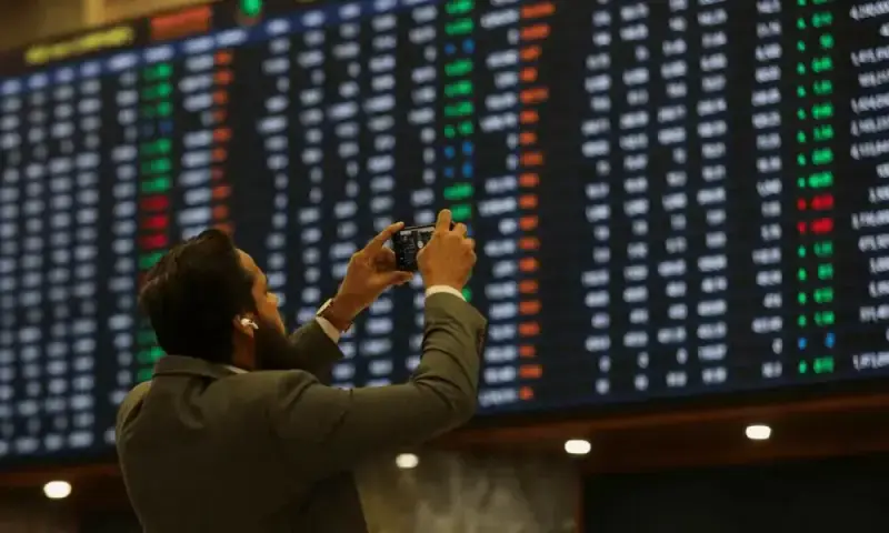 KSE-100 crosses 158,000 level amid strong buying momentum