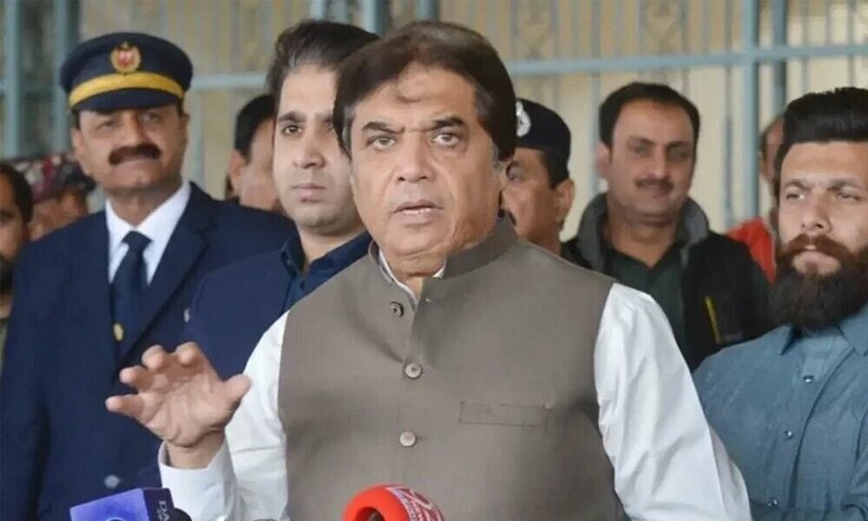 Minister unveils plan to modernise Pakistan Railways