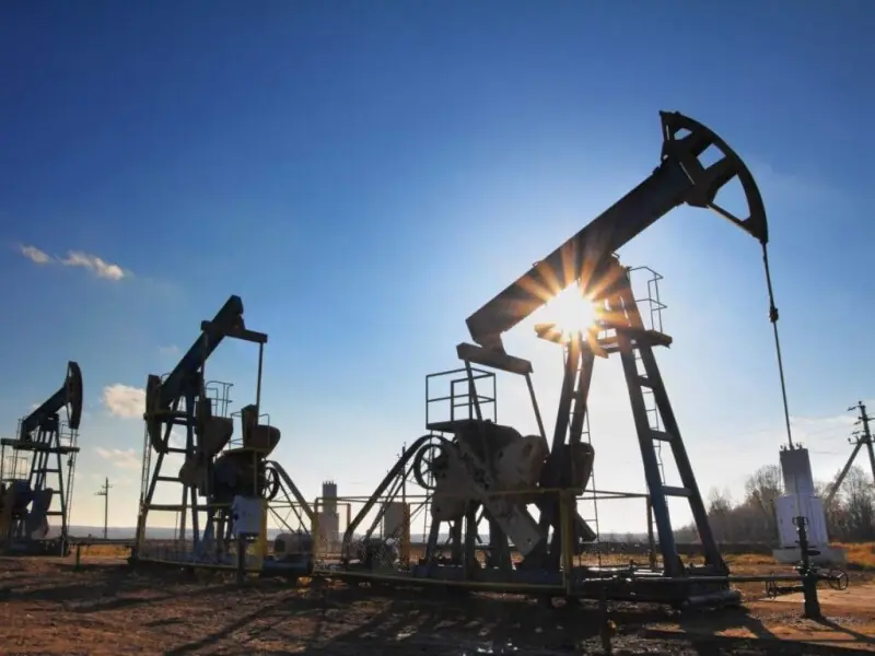 Oil prices drop to four-month lows on oversupply concerns