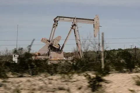 Oil edges up as US, China tamp down trade tension
