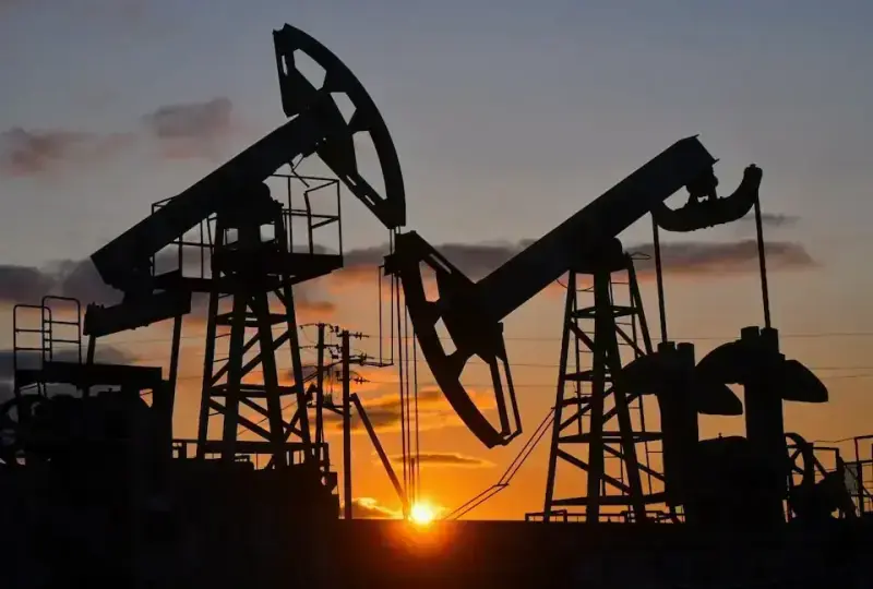 Economic worries weigh on oil