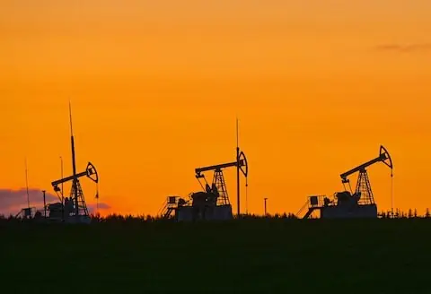 Oil rises 2.5% after US sanctions Russia’s Rosneft, Lukoil