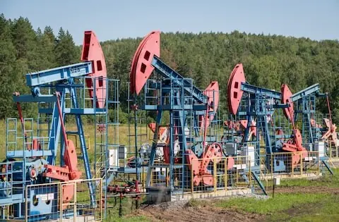 Oil steadies as US-China trade deal hopes counter demand concerns