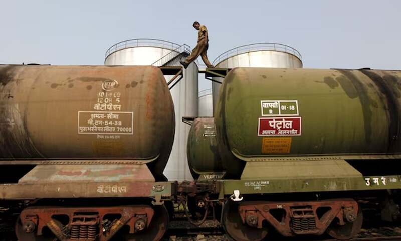 India poised to sharply cut Russian oil imports after sanctions
