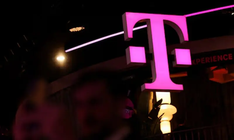 Deutsche Telekom lifts full year profit outlook, dividend