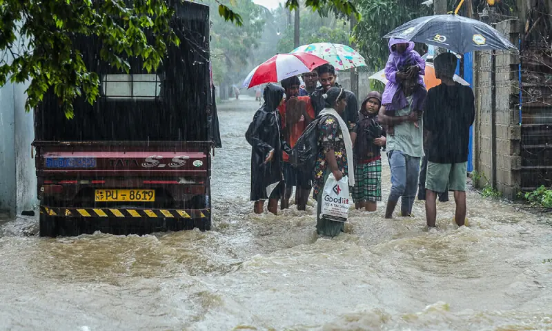 Sri Lanka floods, landslides kill 40