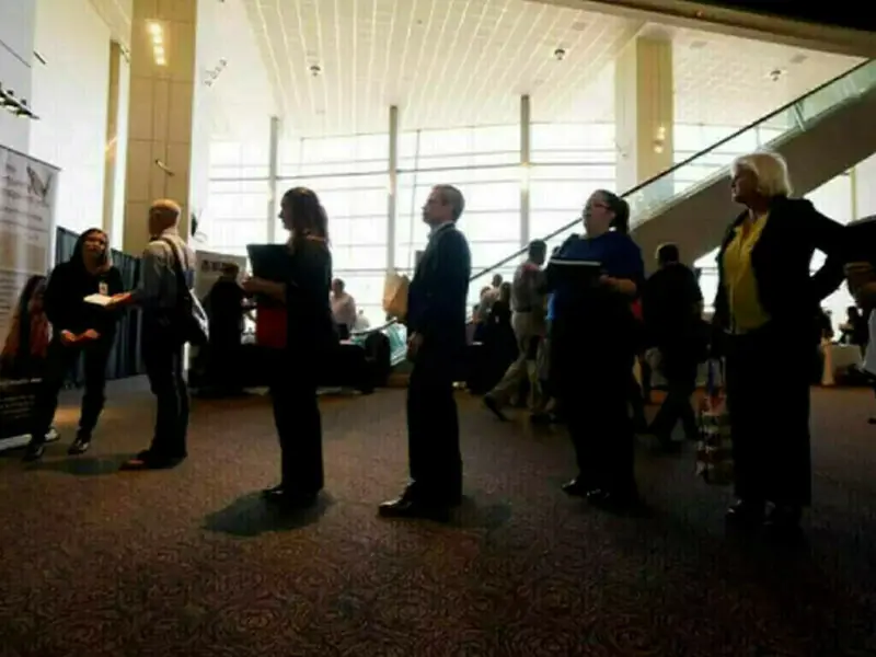 Italy October jobless rate falls to 6.0%, 75,000 jobs created