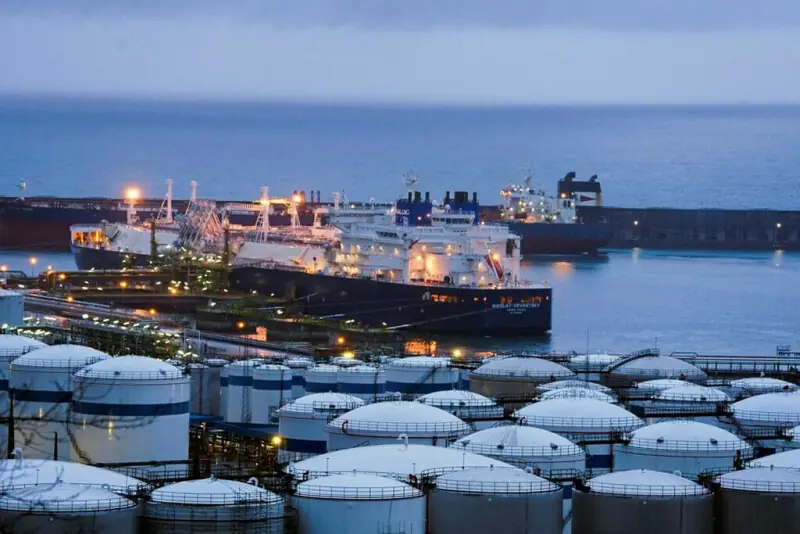 Russia delays LNG output target of 100MT per year