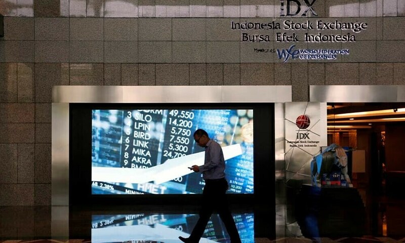 Indonesia shares hit record high