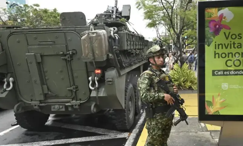 Clashes in Colombia between guerrilla groups leave 27 dead