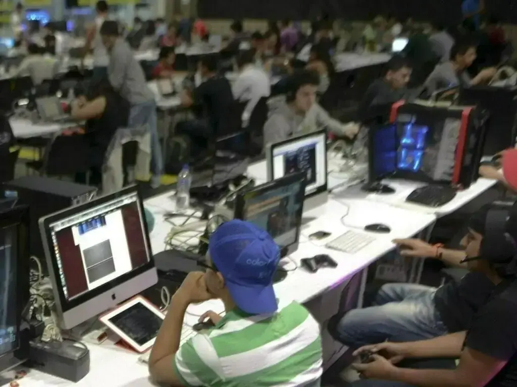 Govt must move away from culture of expecting employment: BISP chief