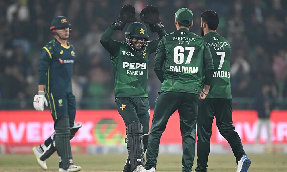 Pakistan crush Australia by 90 runs to seal T20I series