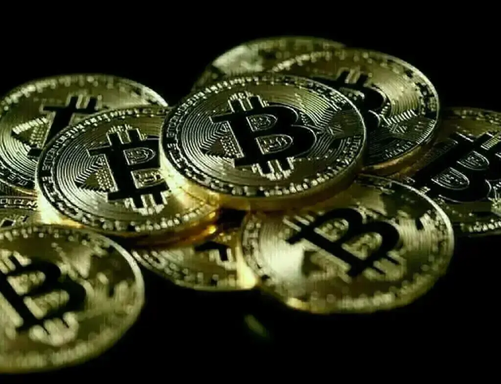 Bitcoin claws up to $65,000, set for largest weekly drop since late 2022 -  Markets - Business Recorder