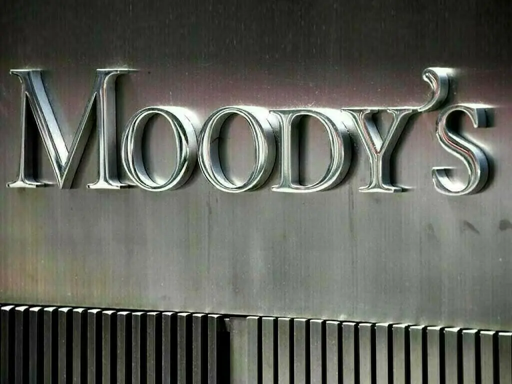Moody’s changes banking outlook to stable