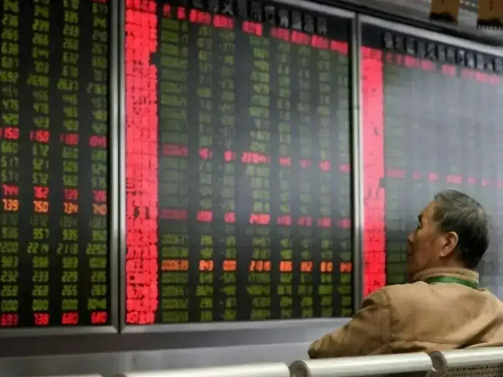 China stocks slip ahead of holiday, Hong Kong shares down after Wall Street slide