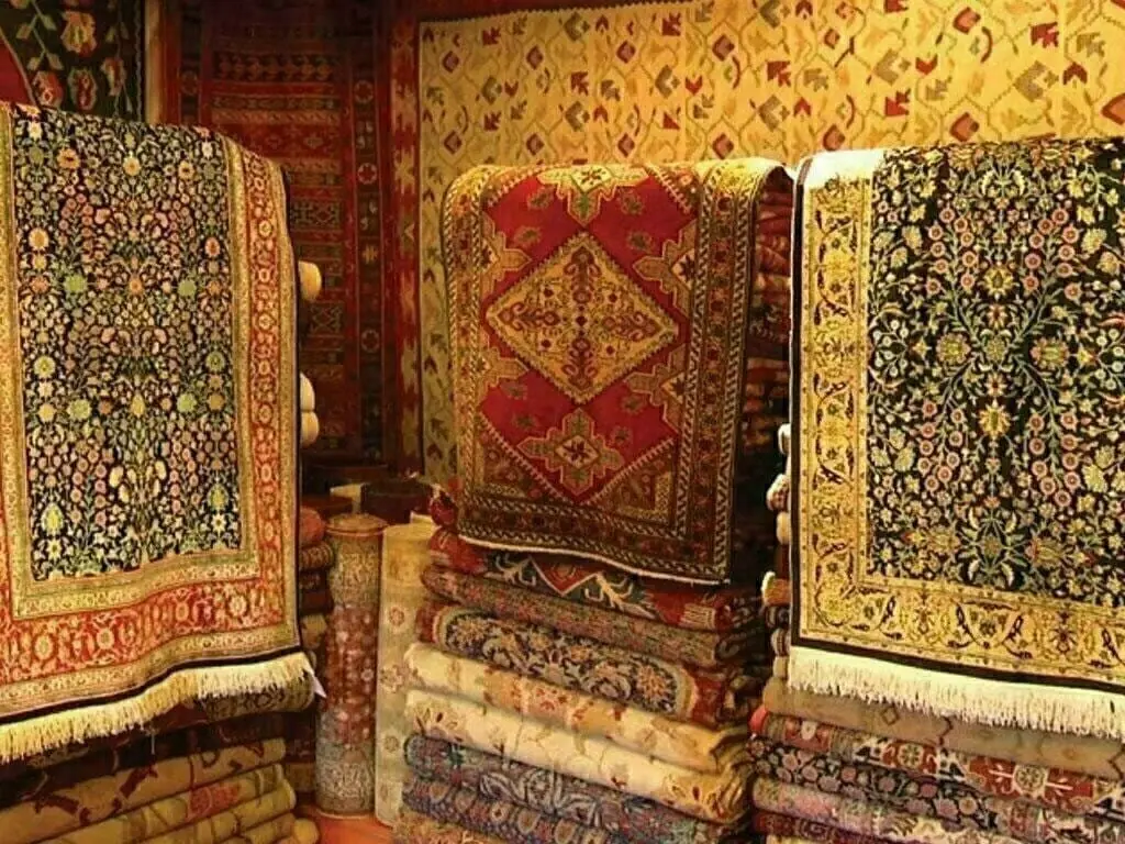 Raw material bottlenecks threaten Pakistan’s carpet exports, warns PCMEA