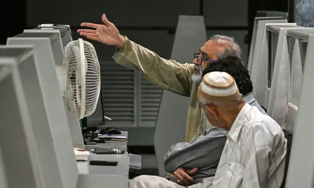 Positive sentiments return to bourse, KSE-100 gains over 6.6%