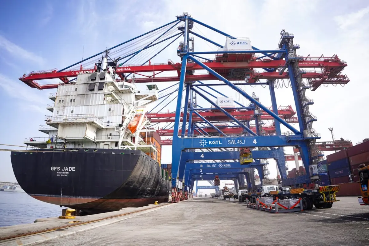 New feeder service boosts Karachi trade