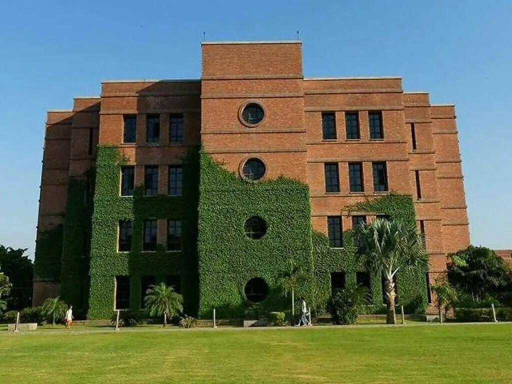 Country can transition to clean, largely fossil-free power system by 2040: LUMS