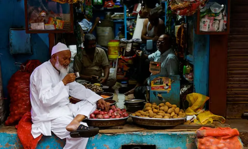India retains headline inflation target at 4% following review