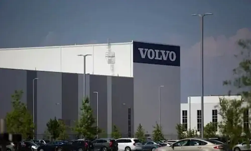 Volvo Cars Q1 sales volumes fall 11% yr/yr