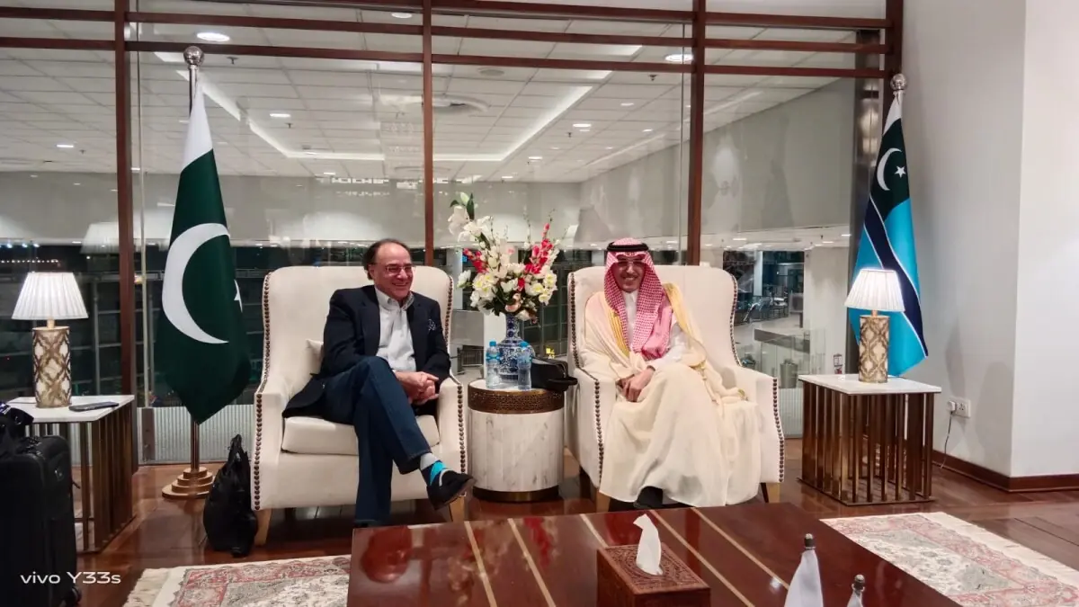 Aurangzeb bids farewell to Saudi finance minister after ‘productive visit’ to Pakistan