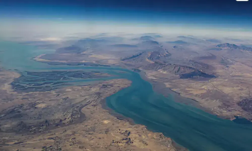 US warships transit Strait of Hormuz