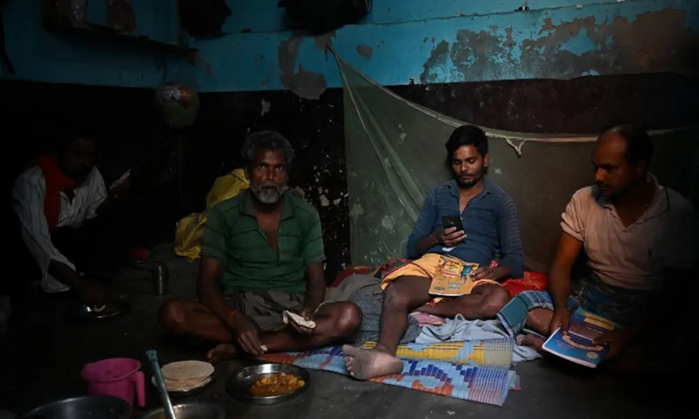 Domestic Indian migrants weigh return home in energy crunch