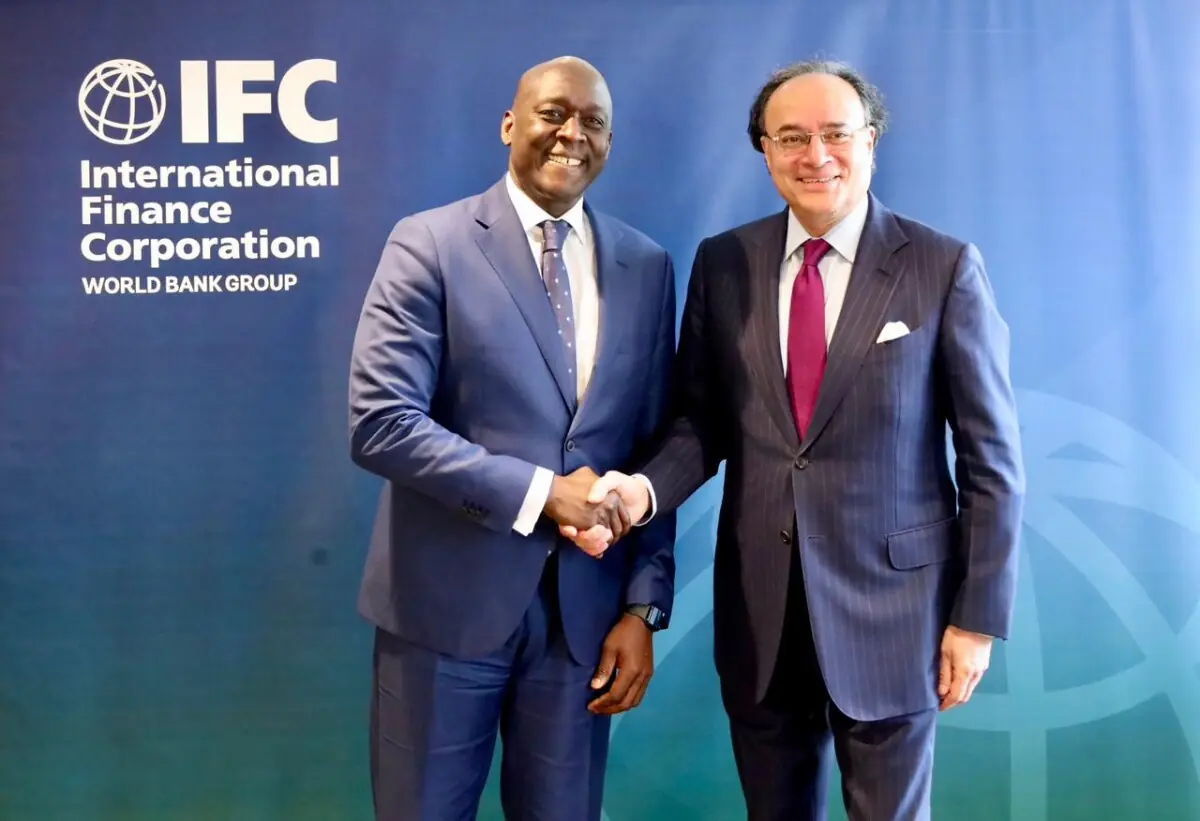 Aurangzeb discusses private sector investment, capital market development with IFC