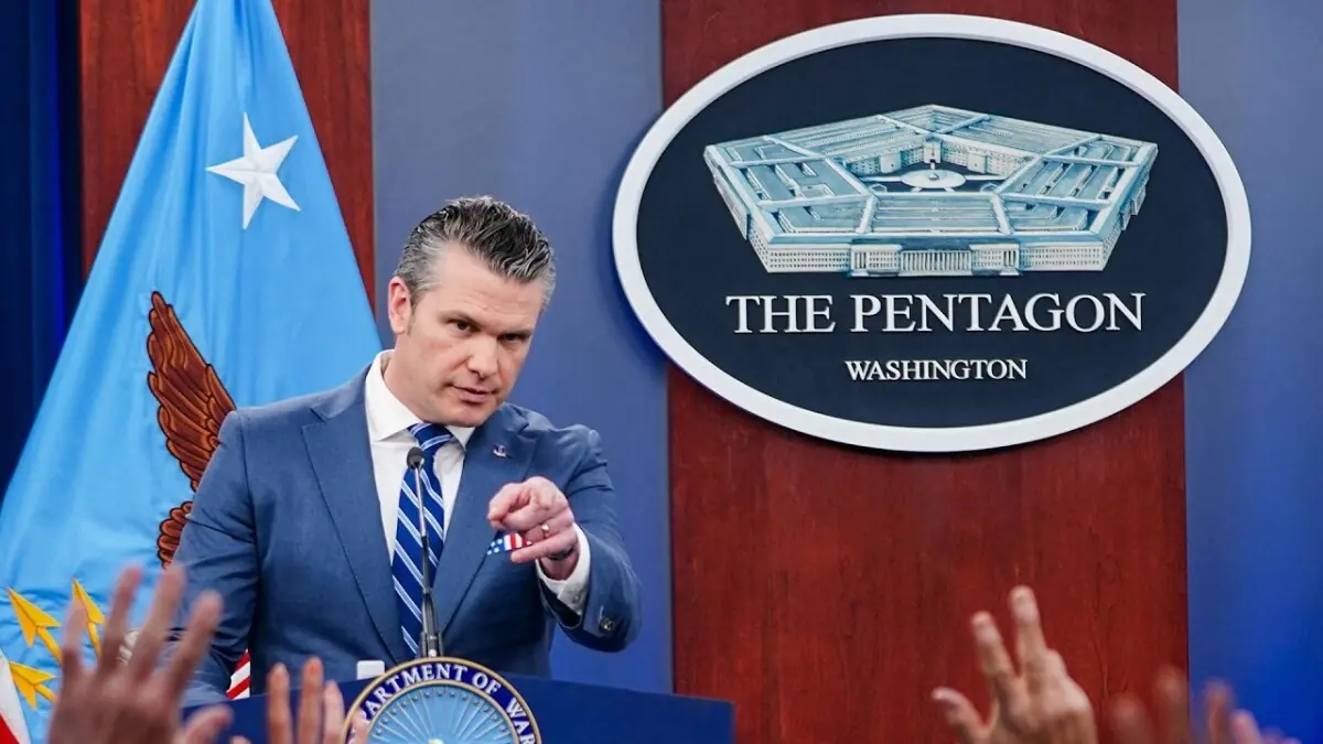 US steps up pressure on Iran