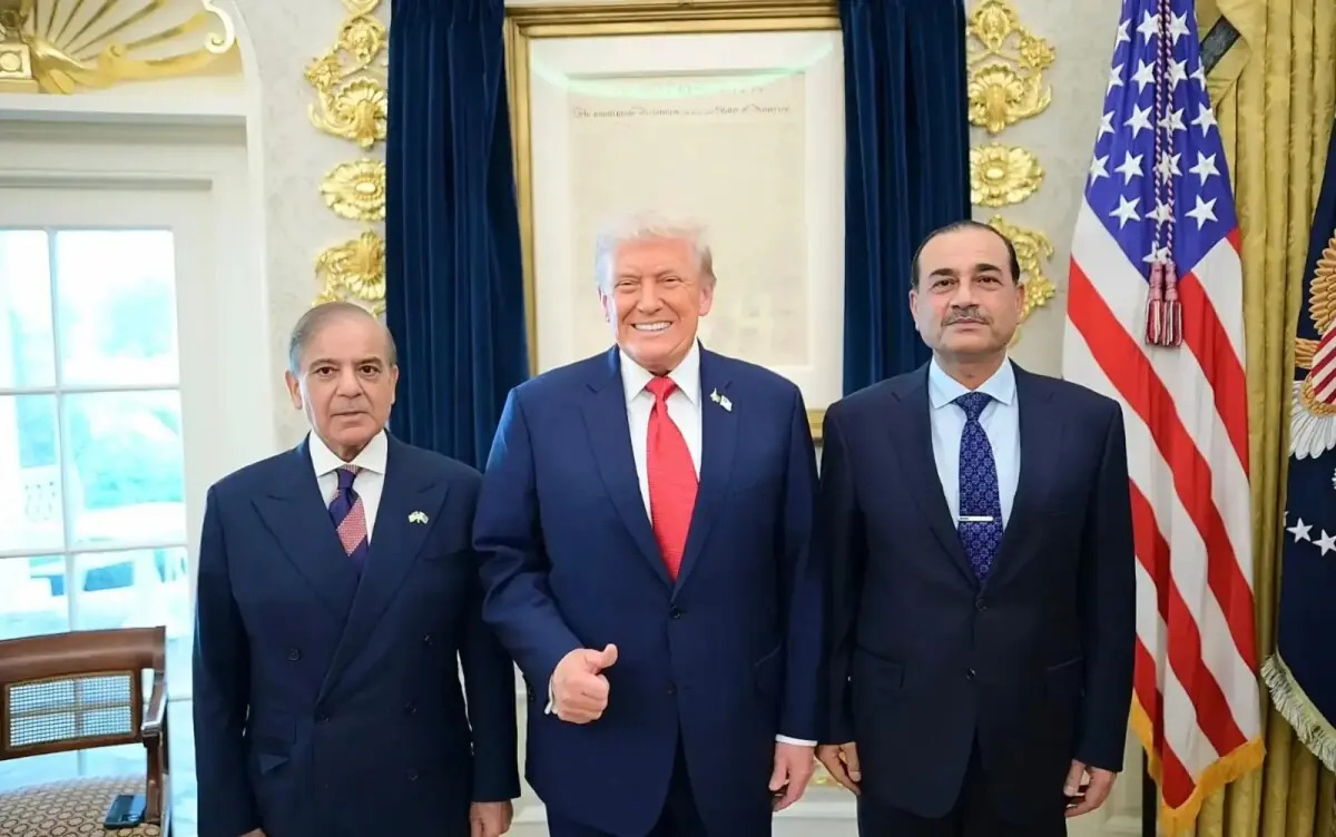 Trump thanks Pakistan, praises PM Shehbaz, CDF Munir as Iran opens Strait of Hormuz